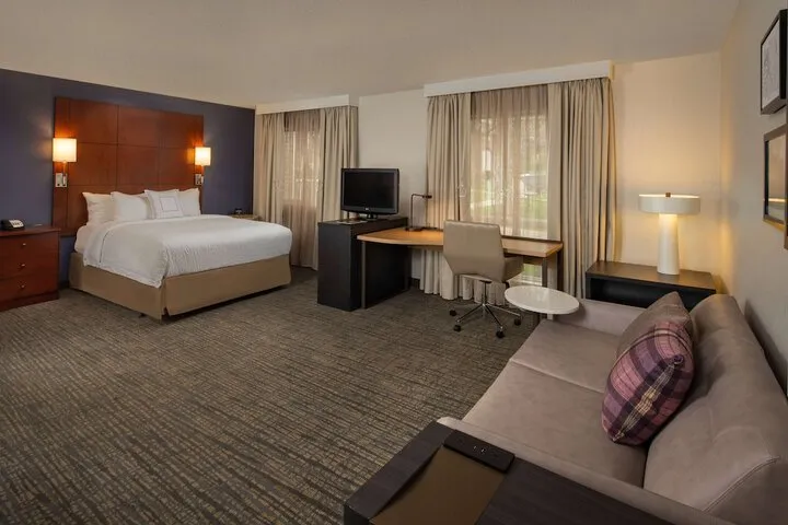 Room 4 of 25