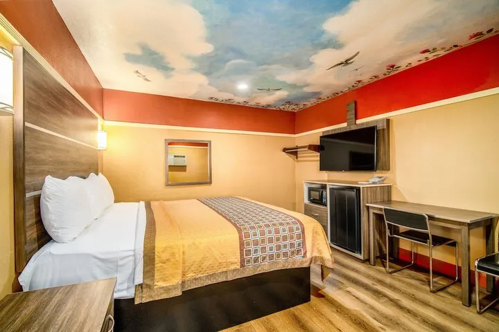 Room 2 of 22