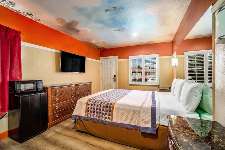 Room 5 of 22