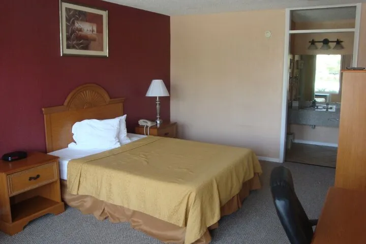 Room 4 of 35