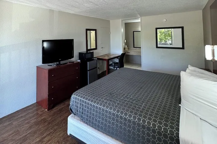 Room 5 of 59