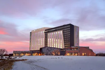 Omni Viking Lakes Hotel