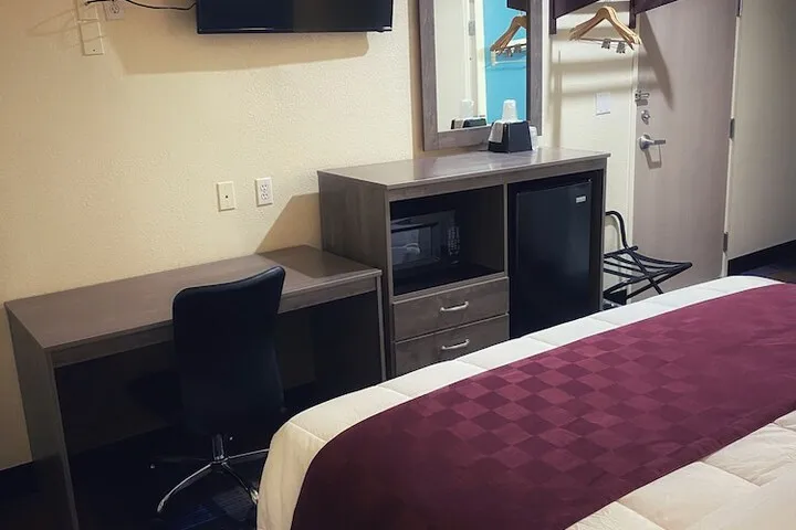 Room 5 of 23