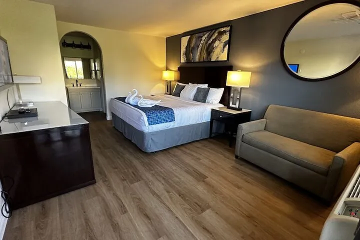 Room 4 of 21