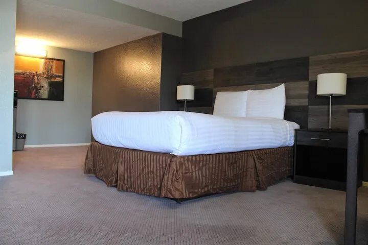 Room 4 of 37