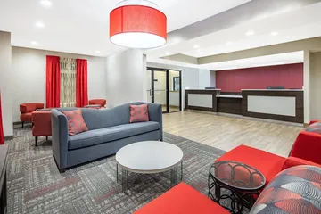Ramada by Wyndham Alpharetta / Atlanta North
