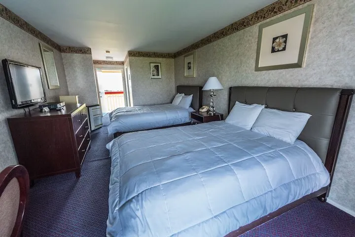 Room 5 of 68