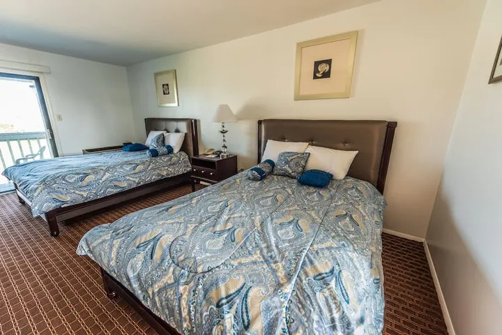 Room 4 of 68