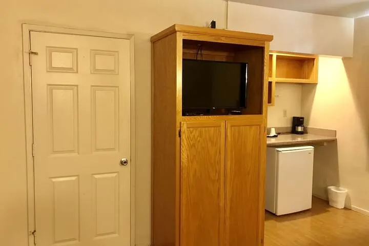 Room 5 of 24