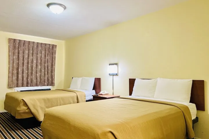 Room 4 of 23