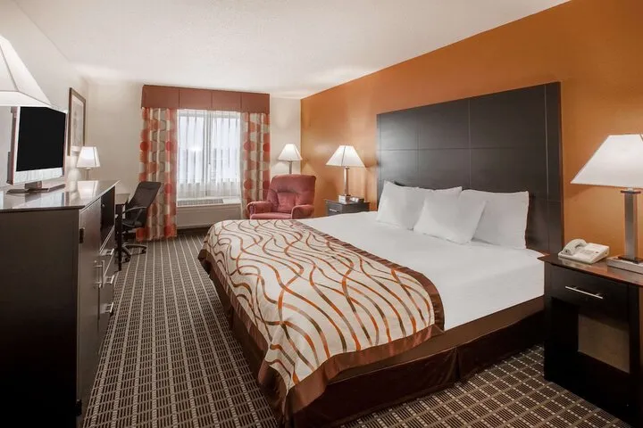 Room 4 of 18