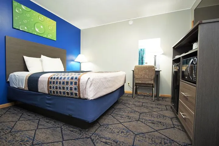 Room 4 of 30
