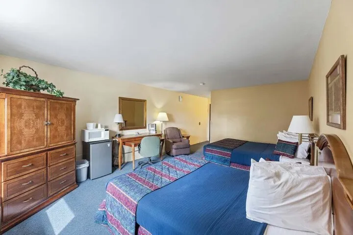 Room 3 of 17