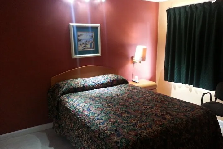 Room 3 of 16