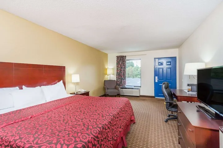 Room 4 of 24