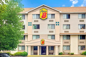 Super 8 by Wyndham Stamford / New York City Area