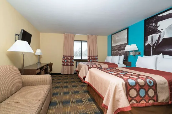 Room 4 of 20