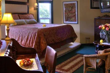 Heartwood Inn