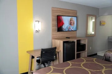 Super 8 by Wyndham Antioch / Nashville South East