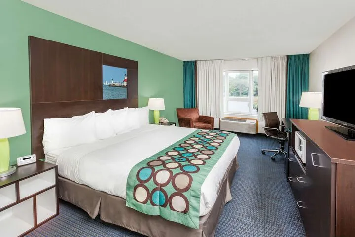 Room 5 of 18