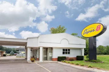 Super 8 by Wyndham Stevensville / St. Joseph