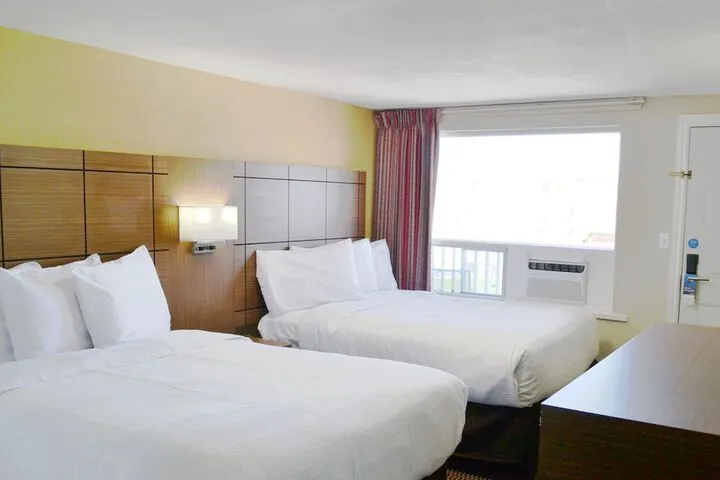 Room 5 of 122