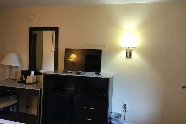 Room 4 of 55