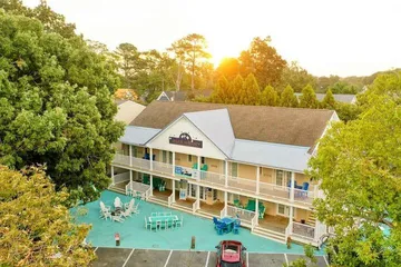 Canalside Inn