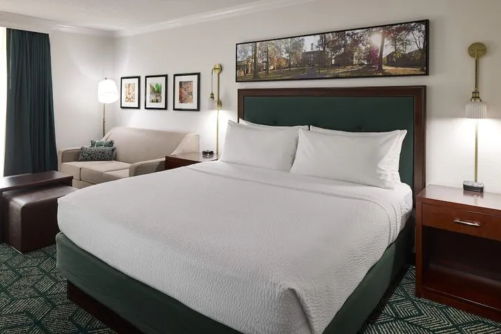 Room 3 of 43