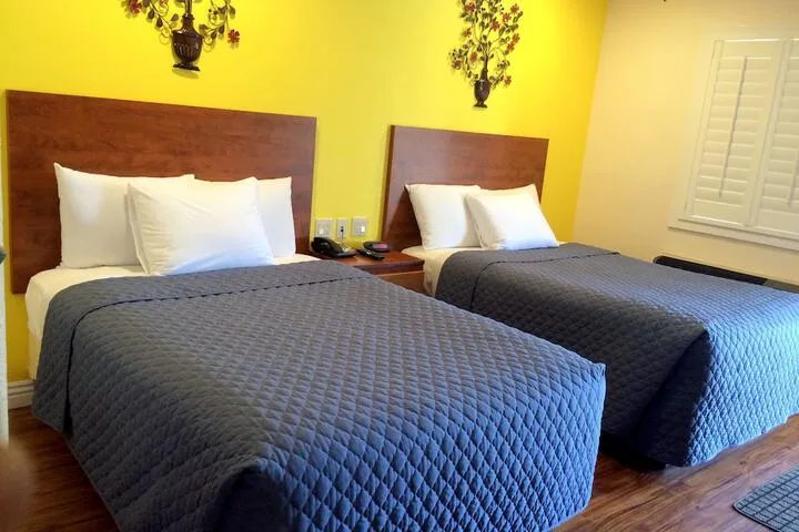 Room 3 of 27