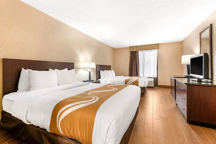 Room 5 of 27