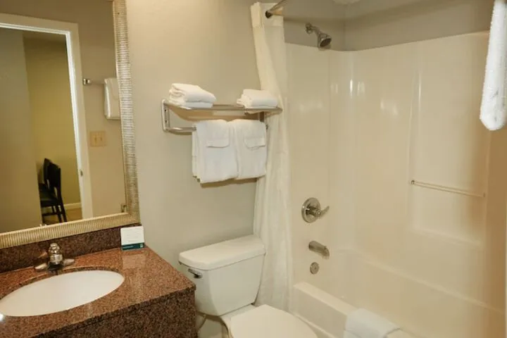 Room 4 of 47