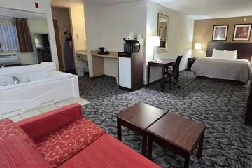 Quality Inn & Suites Eldridge Davenport North