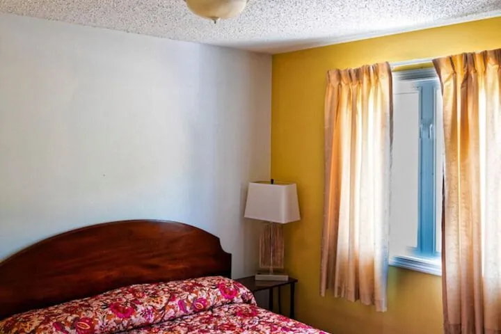 Room 3 of 28