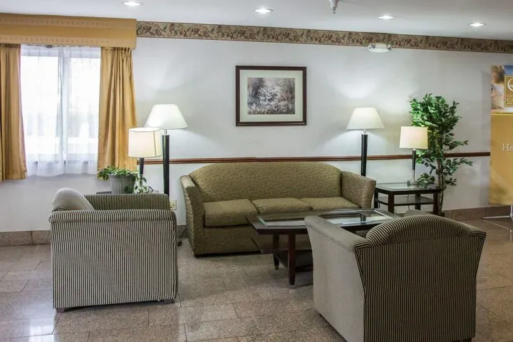 Hotel Interior 4 of 32