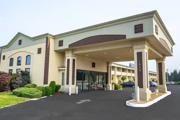 Riverview Inn & Suites