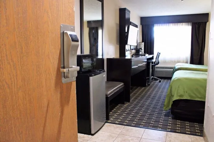 Room 5 of 14