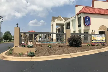 Carolina Inn & Suites of Lake Norman