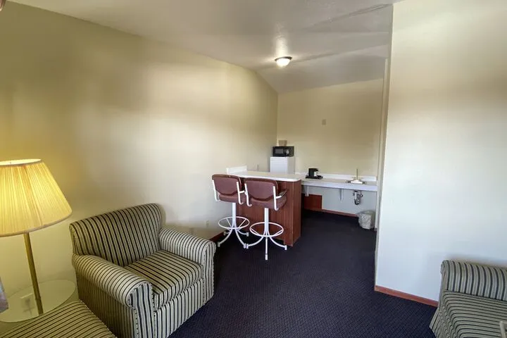 Room 3 of 20
