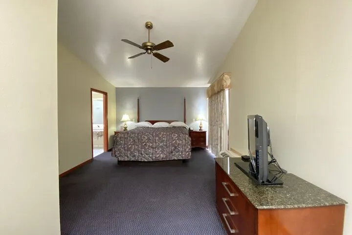 Room 5 of 20
