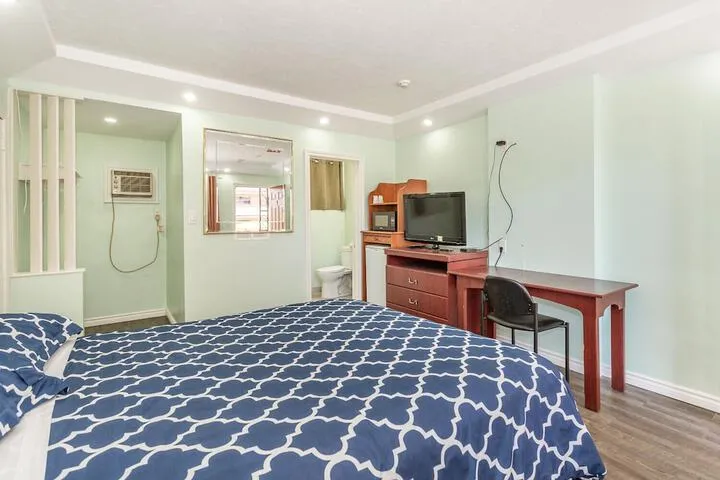 Room 4 of 60