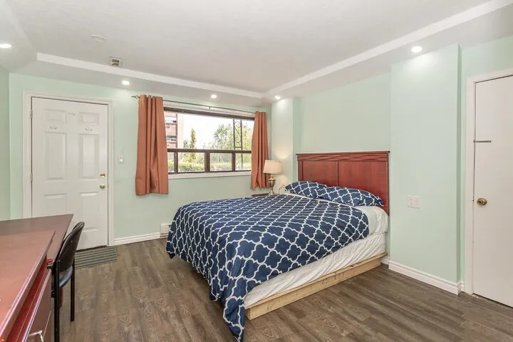Room 5 of 60