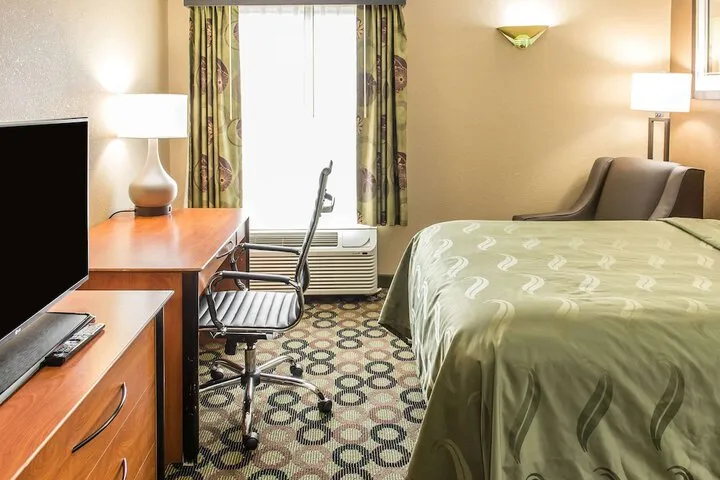 Room 5 of 28