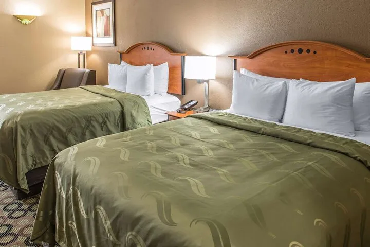 Room 4 of 28