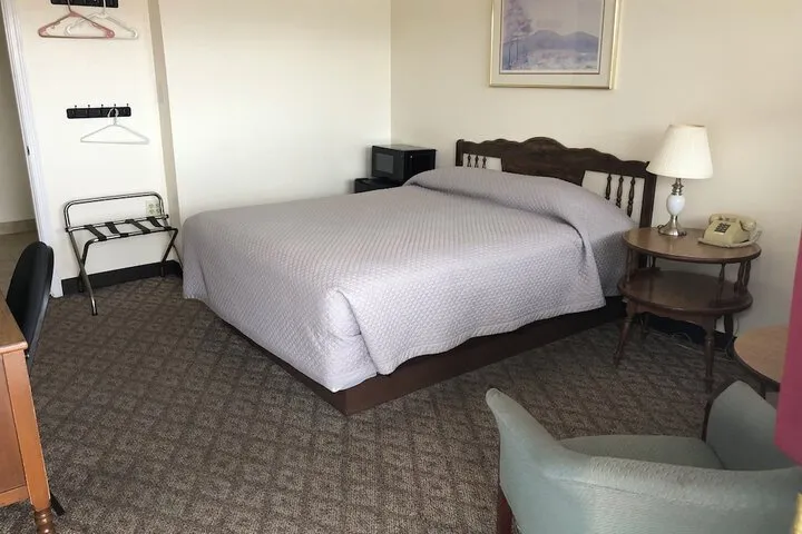 Room 3 of 18