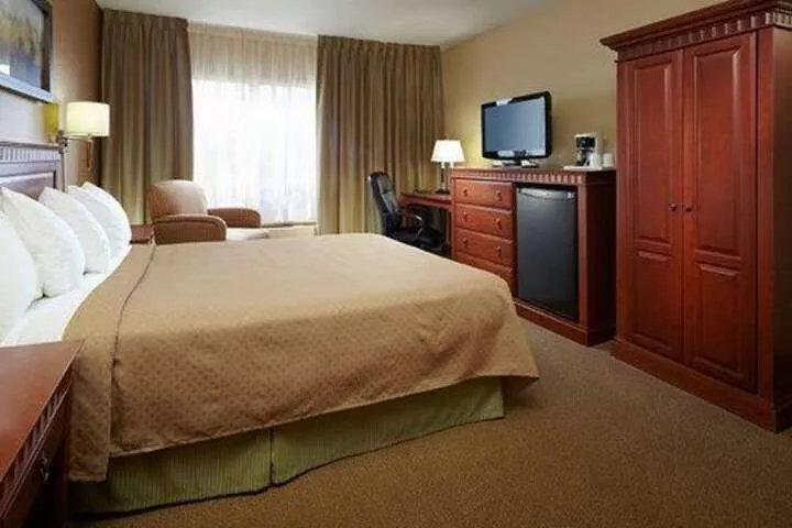 Room 4 of 13
