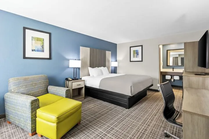 Room 5 of 44