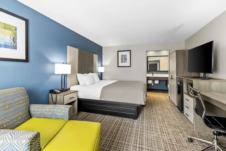 Room 4 of 44
