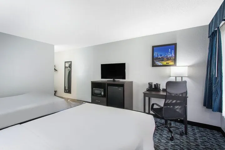 Room 5 of 19