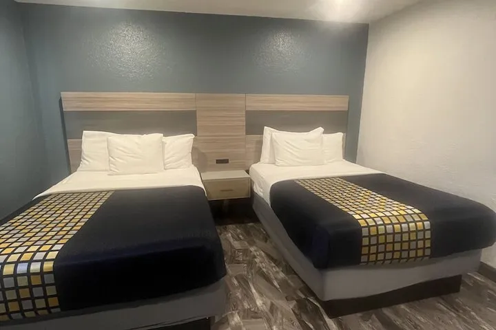 Room 3 of 36